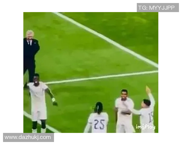 足球明星憋笑瞬间合集让你忍俊不禁的搞笑表情包大放送